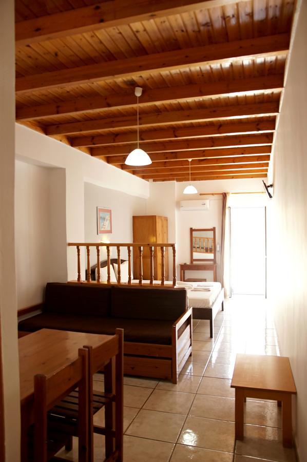 Madares Hotel Loutro Exterior foto