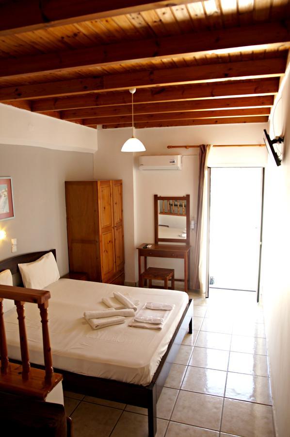 Madares Hotel Loutro Exterior foto